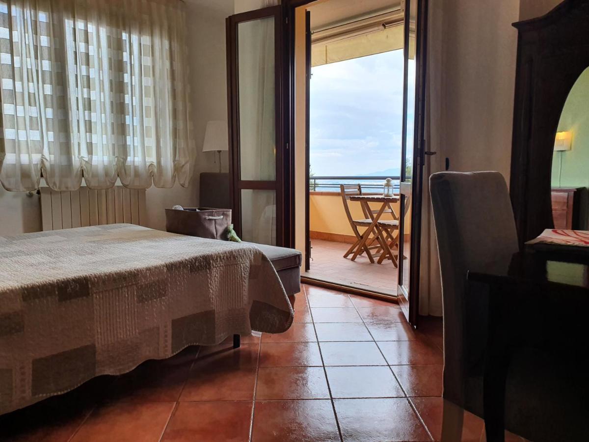 La Casa Di Zefiro Bed & Breakfast Limite